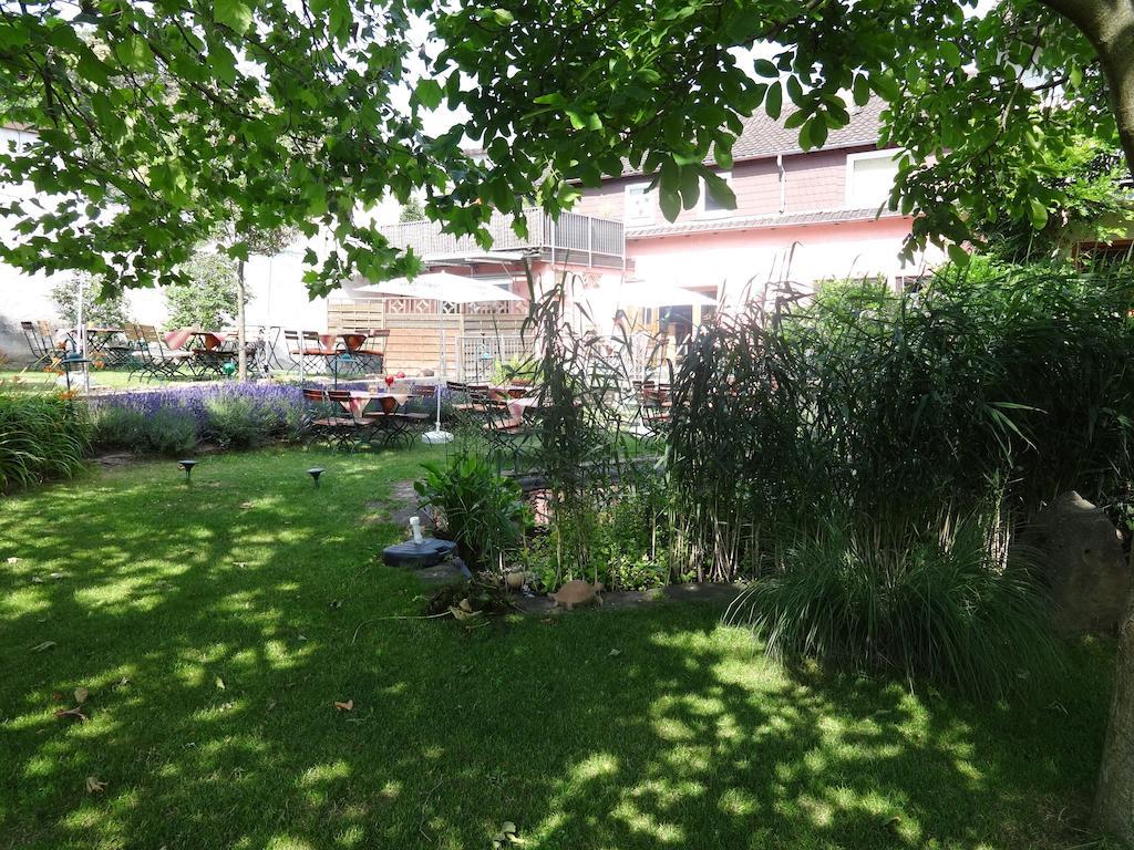 Landgasthof Jaegerstuebchen Neustadt an der Weinstraße Buitenkant foto