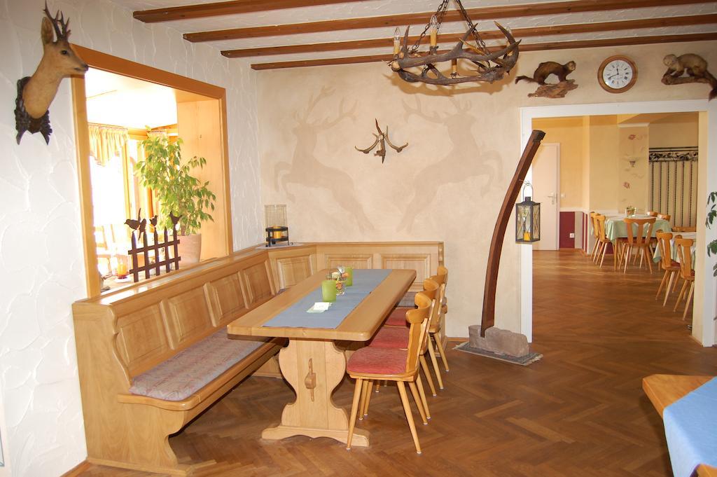 Landgasthof Jaegerstuebchen Neustadt an der Weinstraße Buitenkant foto
